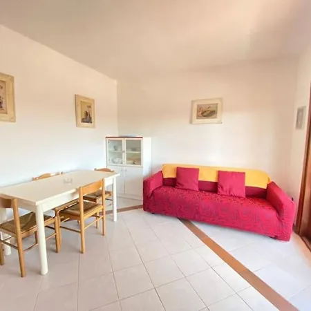 Apartment Residenza Cinta 4 *